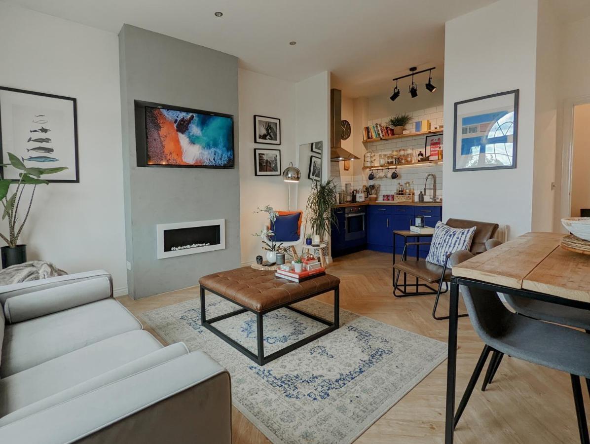 Spacious, Mid-Century 1 Bedroom Apartment Quedgeley Zewnętrze zdjęcie